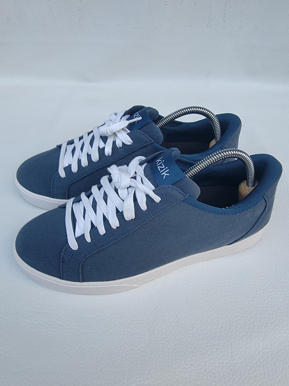 Kizik Men's Navy Low-Profile Lace-Up Sneakers